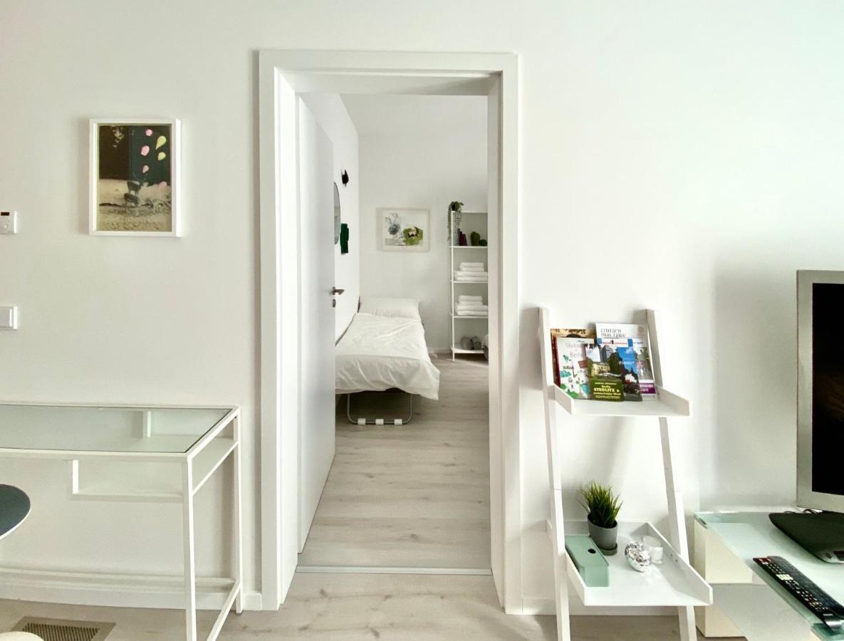 Modernes Apartment, Terrasse Und Garten Am Lilienthalpark Im Suedwesten Berlins Εξωτερικό φωτογραφία